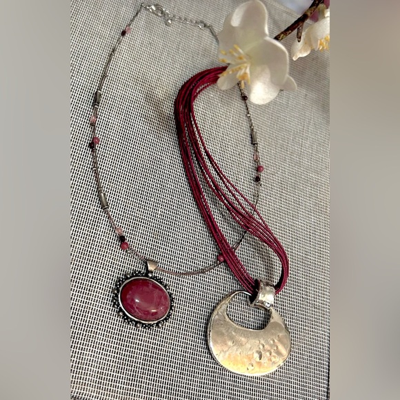 Elegant Necklace Duo - Picture 3 of 4